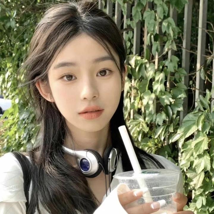 穿成农家小福宝逃荒路上开挂了